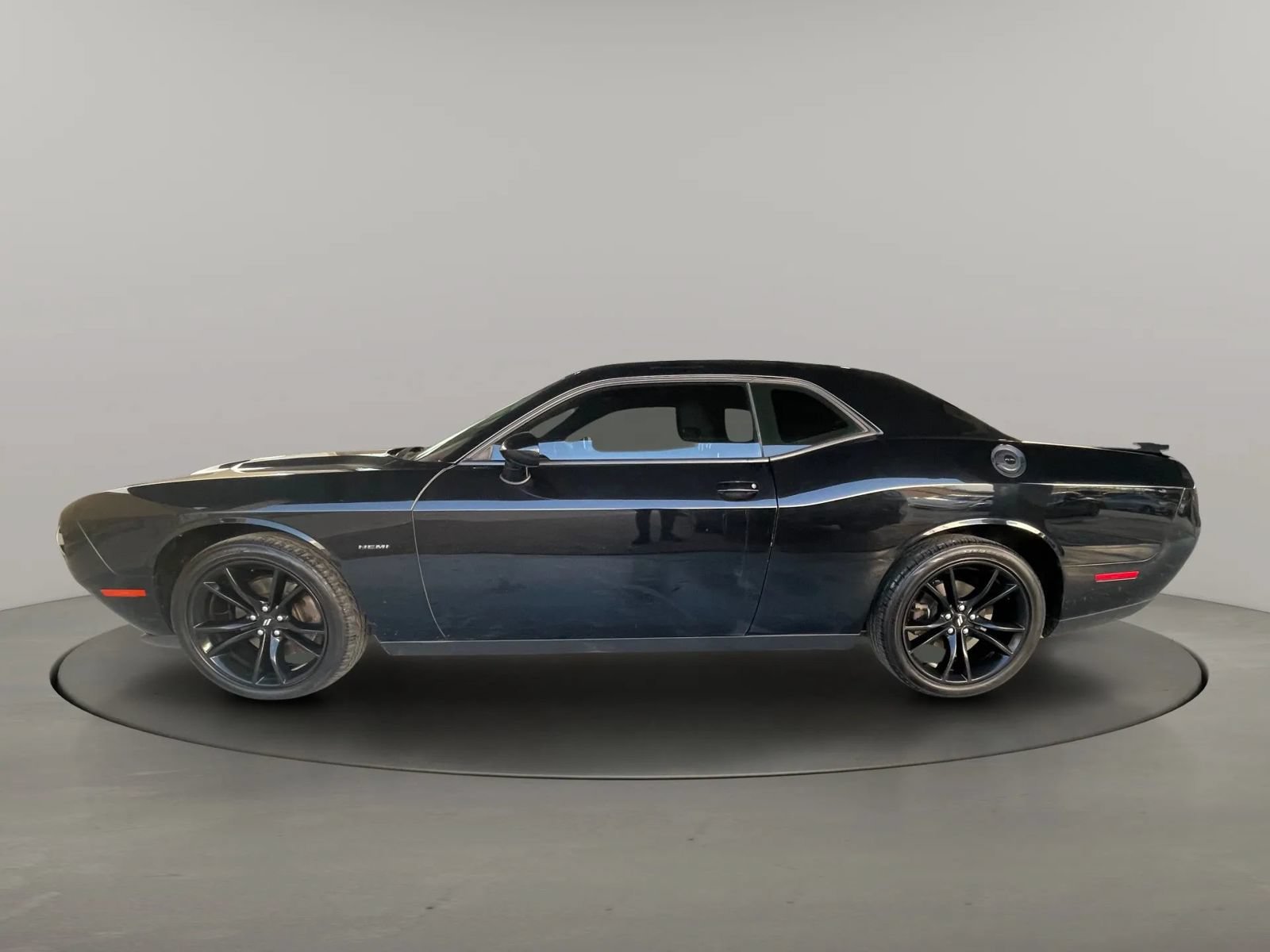 Used 2018 Dodge Challenger R/T w/ Blacktop Package RWD image 18