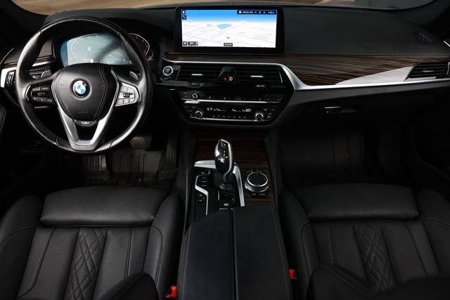 Used 2021 BMW 530i w/ Convenience Package RWD image 2