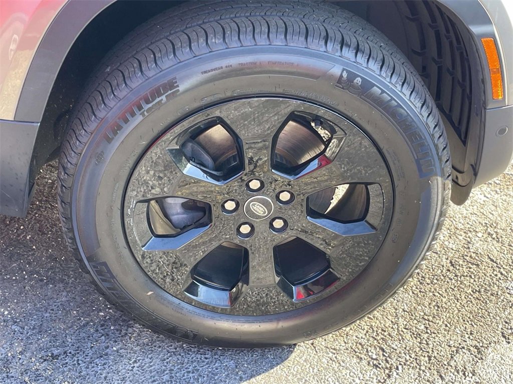 Used 2023 Land Rover Defender 110 S image 10