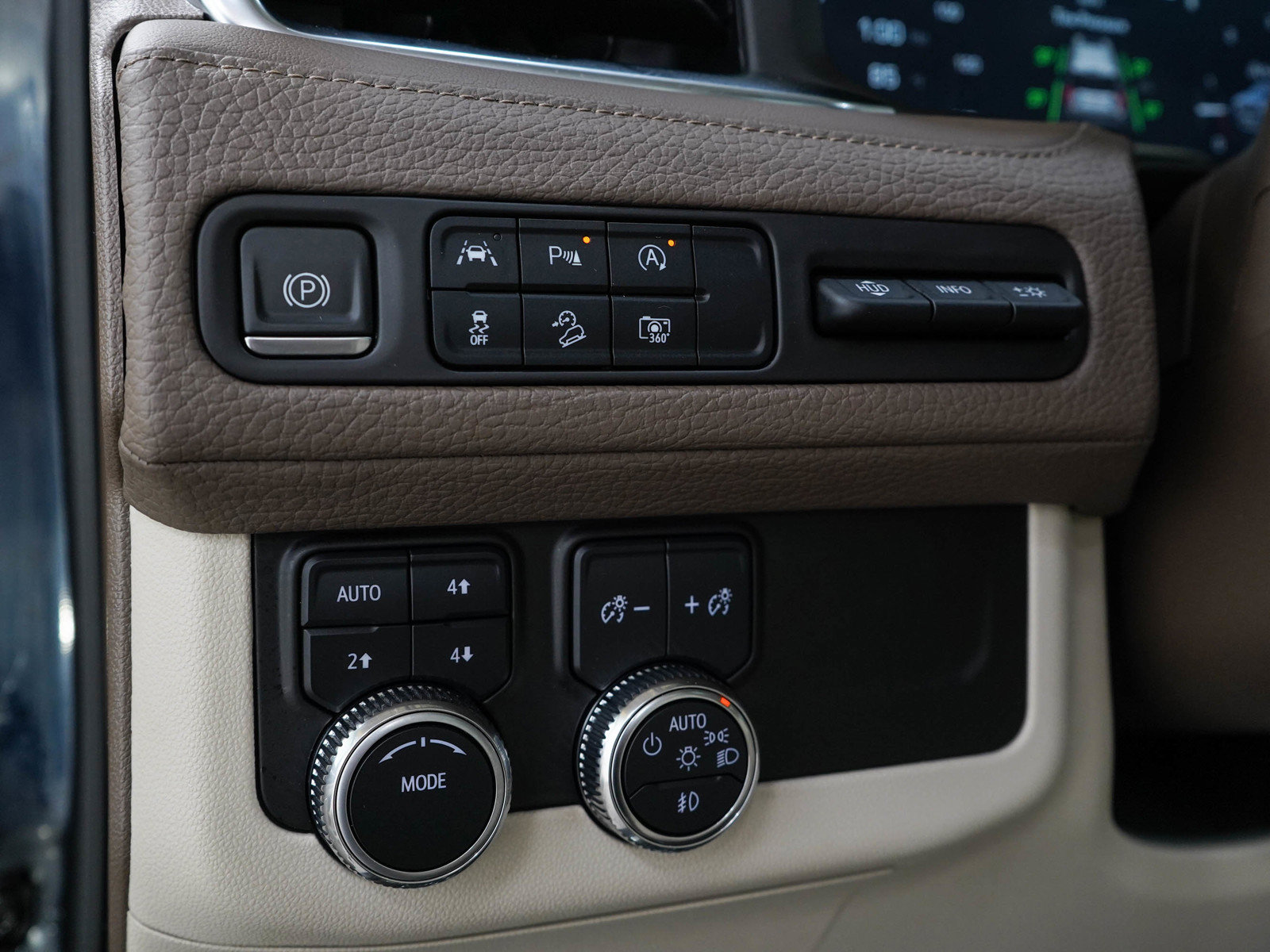 Used 2023 GMC Yukon Denali AWD/4WD image 28