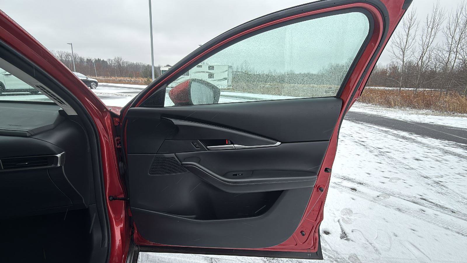 Used 2023 MAZDA CX-30 AWD 2.5 S w/ Select Package image 18