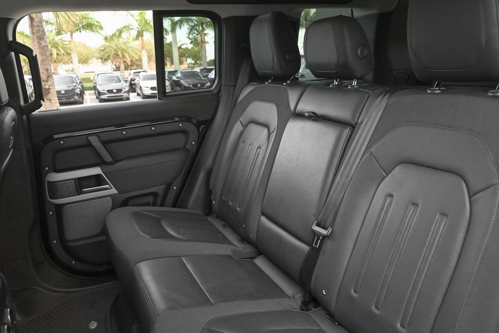 Used 2021 Land Rover Defender 110 SE image 15