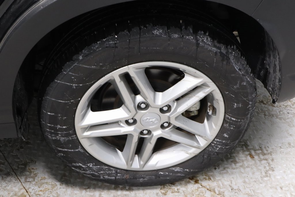 Certified 2023 Hyundai Kona SE w/ Cargo Package image 18