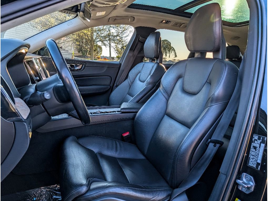 Used 2018 Volvo XC60 T5 Inscription w/ Convenience Package image 14