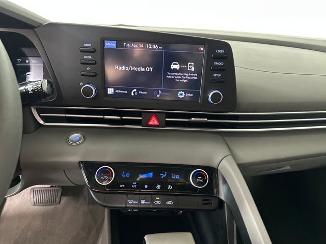 Used 2022 Hyundai Elantra SEL w/ Preferred Accessory Package FWD image 21