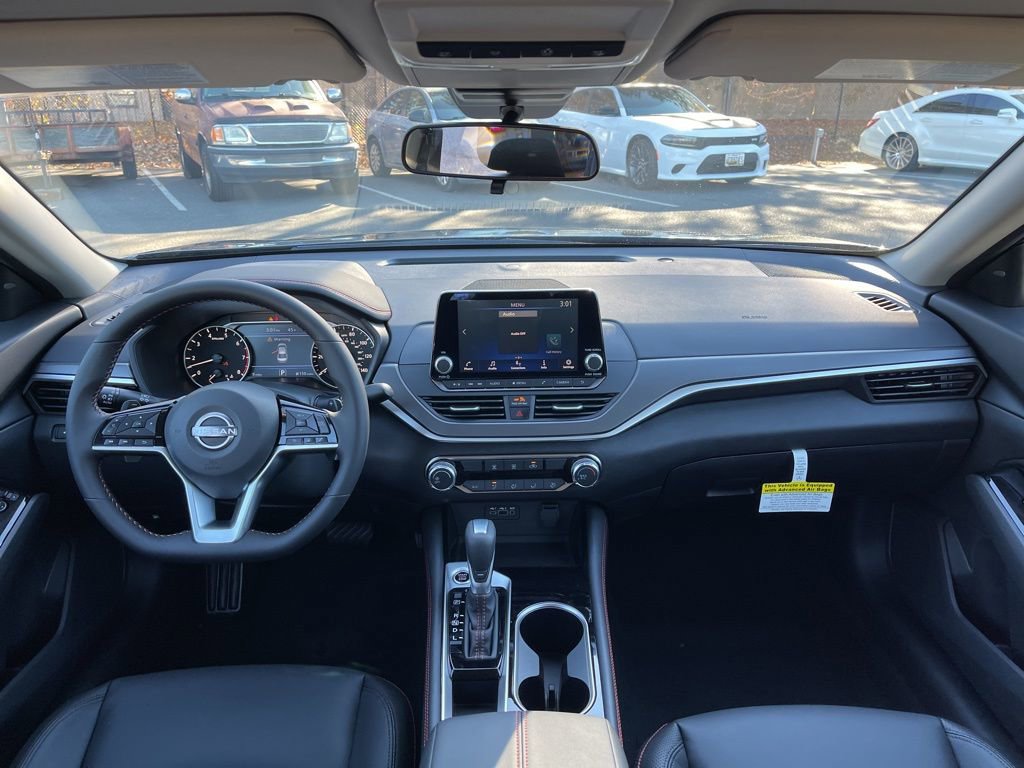 New 2025 Nissan Altima 2.5 SR image 6