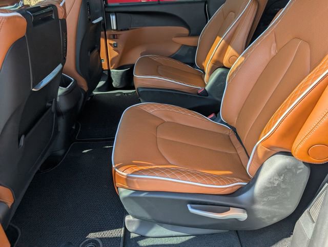 New 2026 Chrysler Pacifica Pinnacle image 27