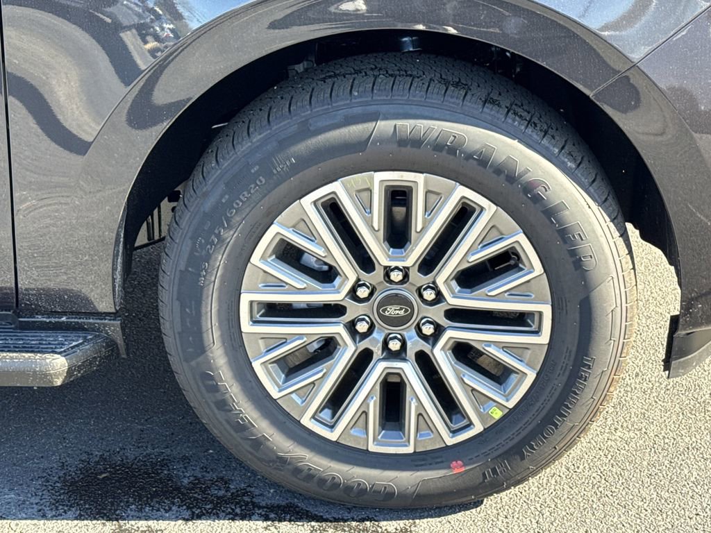 New 2026 Ford Expedition Max Platinum image 13
