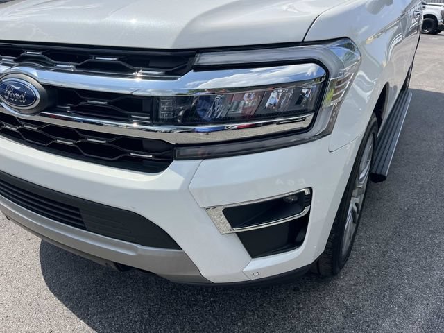 Used 2023 Ford Expedition Limited AWD/4WD image 11
