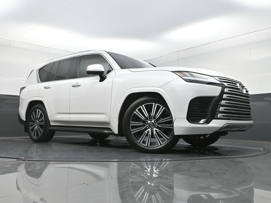Used 2023 Lexus LX 600 4WD w/ Luxury Package image 28