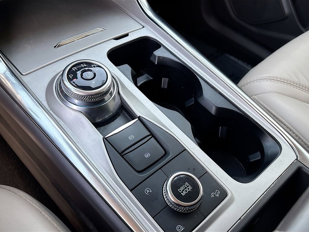 Used 2023 Ford Explorer Platinum w/ Technology Package image 17