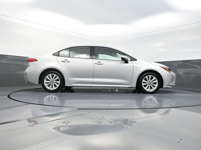Used 2024 Toyota Corolla LE w/ LE Premium Package FWD image 46
