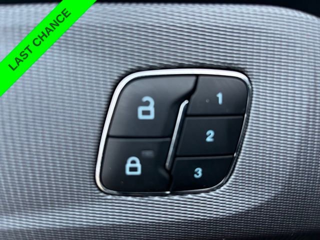 Used 2025 Ford Explorer ST-Line w/ Premium Package image 11