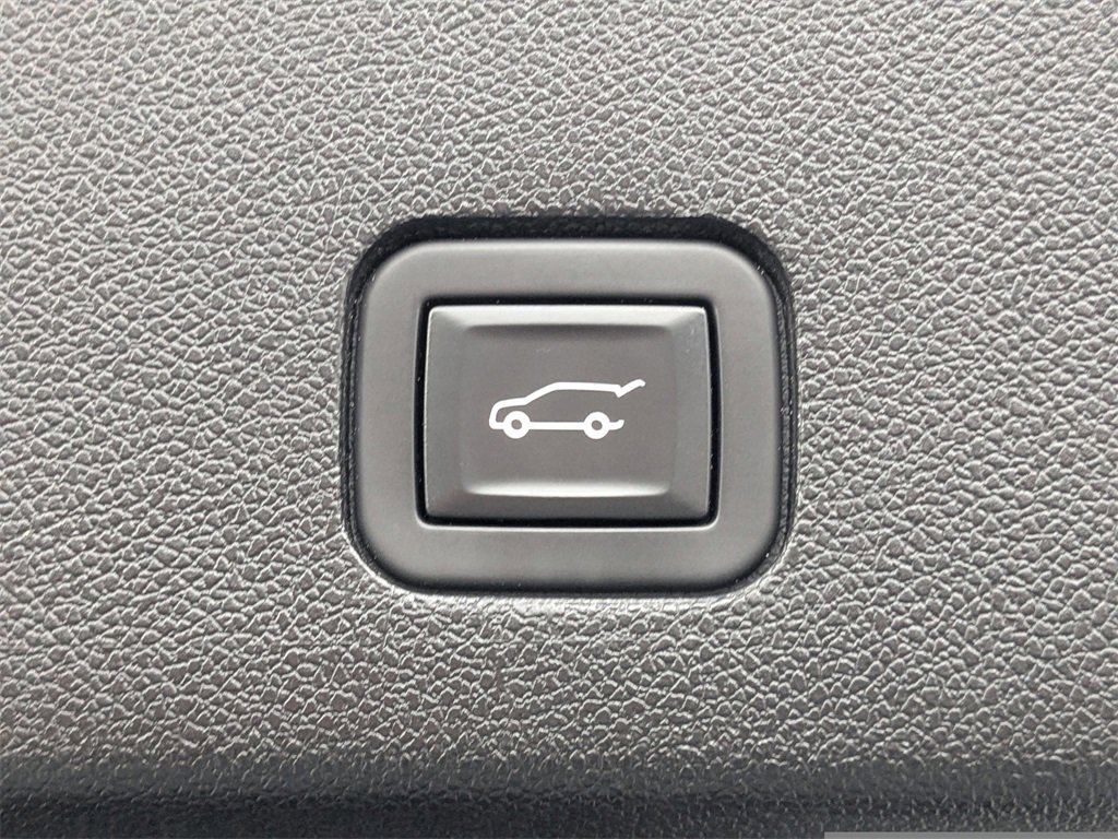 Used 2021 Cadillac XT6 Premium Luxury image 14