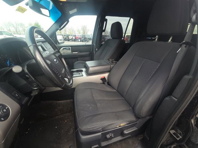 Used 2017 Ford Expedition XLT image 27