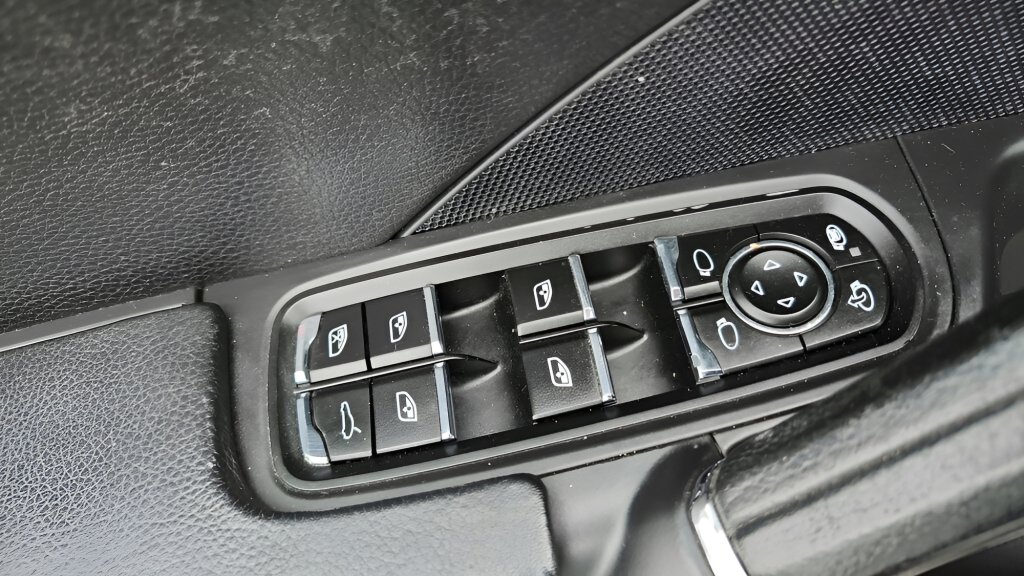 Used 2013 Porsche Cayenne Diesel image 25