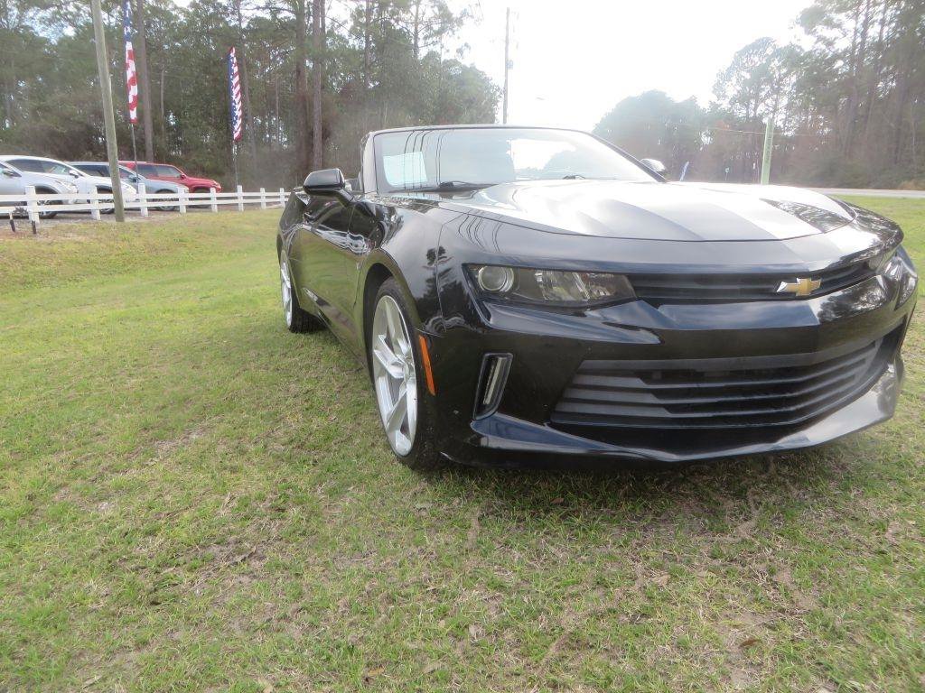 Used 2018 Chevrolet Camaro LT image 4
