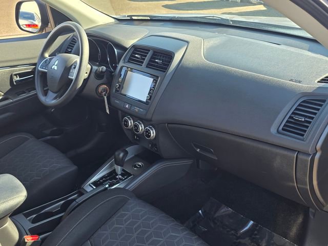 Used 2023 Mitsubishi Outlander Sport ES AWD/4WD image 9