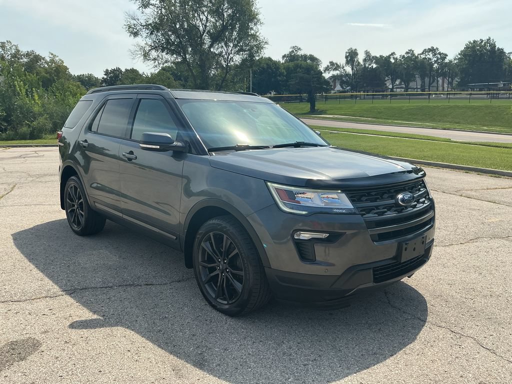 Used 2019 Ford Explorer XLT w/ Equipment Group 202A AWD/4WD image 8