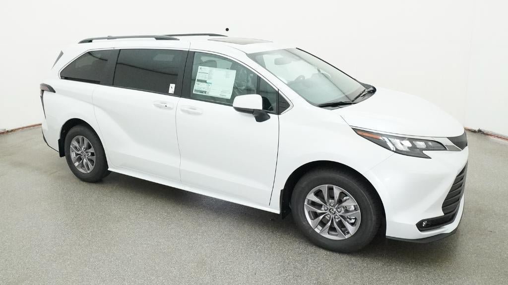 New 2026 Toyota Sienna XLE FWD image 12