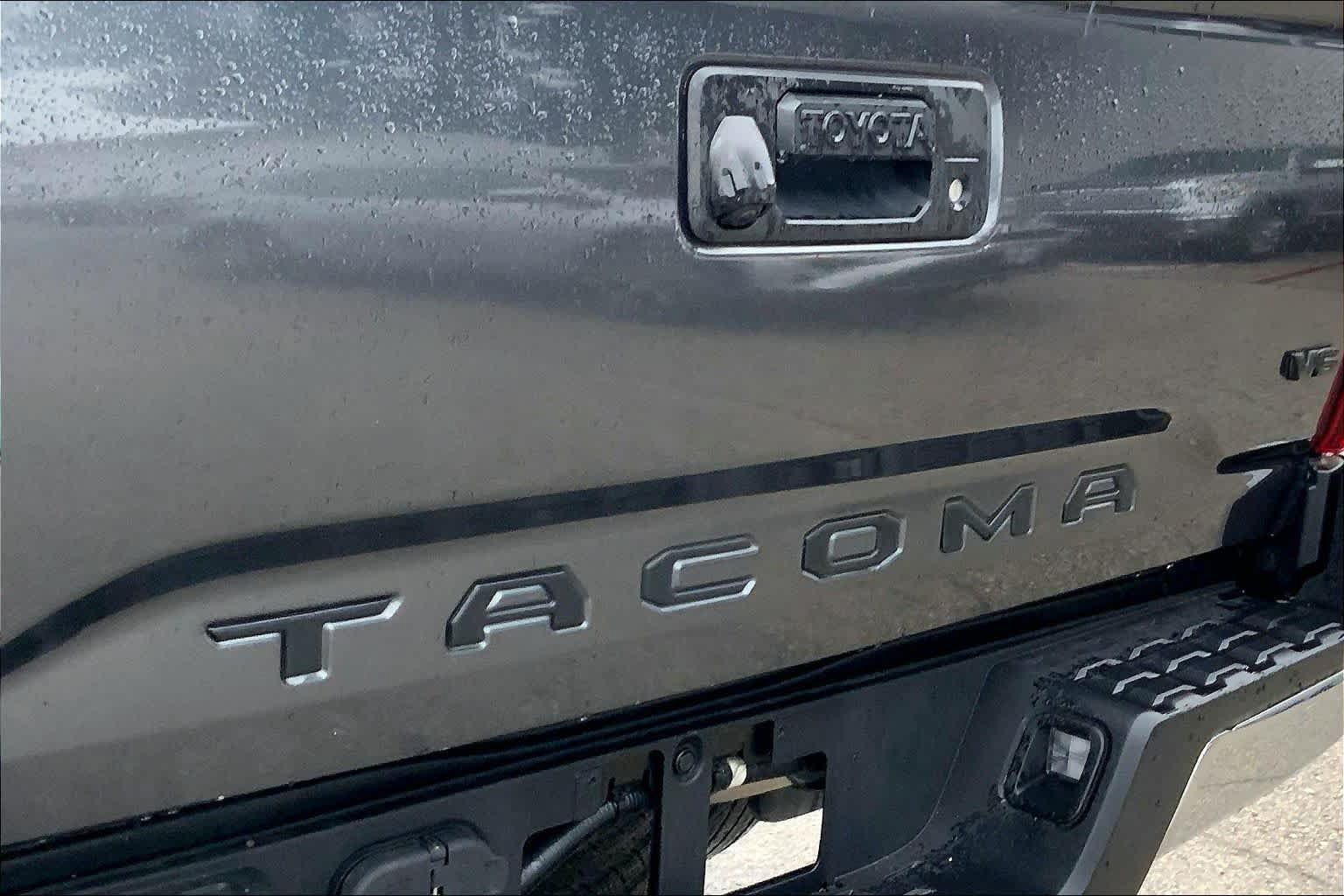 Used 2022 Toyota Tacoma SR5 RWD image 30