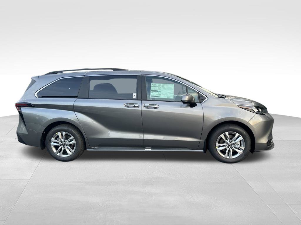 New 2026 Toyota Sienna XLE AWD/4WD image 6