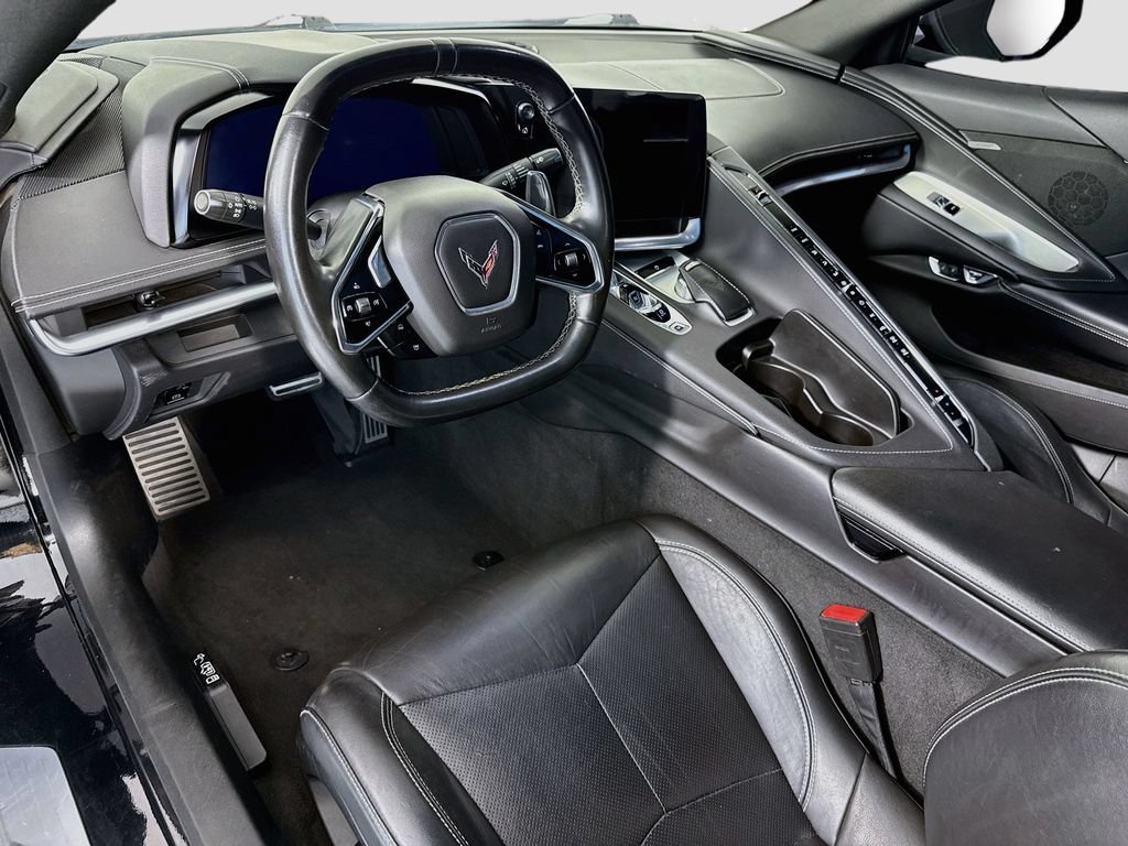 Used 2021 Chevrolet Corvette Stingray Coupe w/ Body-Color Dual Roof Package RWD image 9