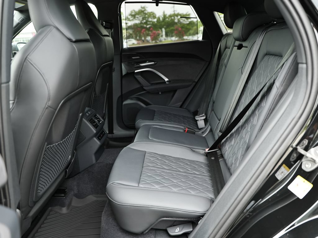 New 2026 Audi SQ5 Prestige AWD/4WD image 27