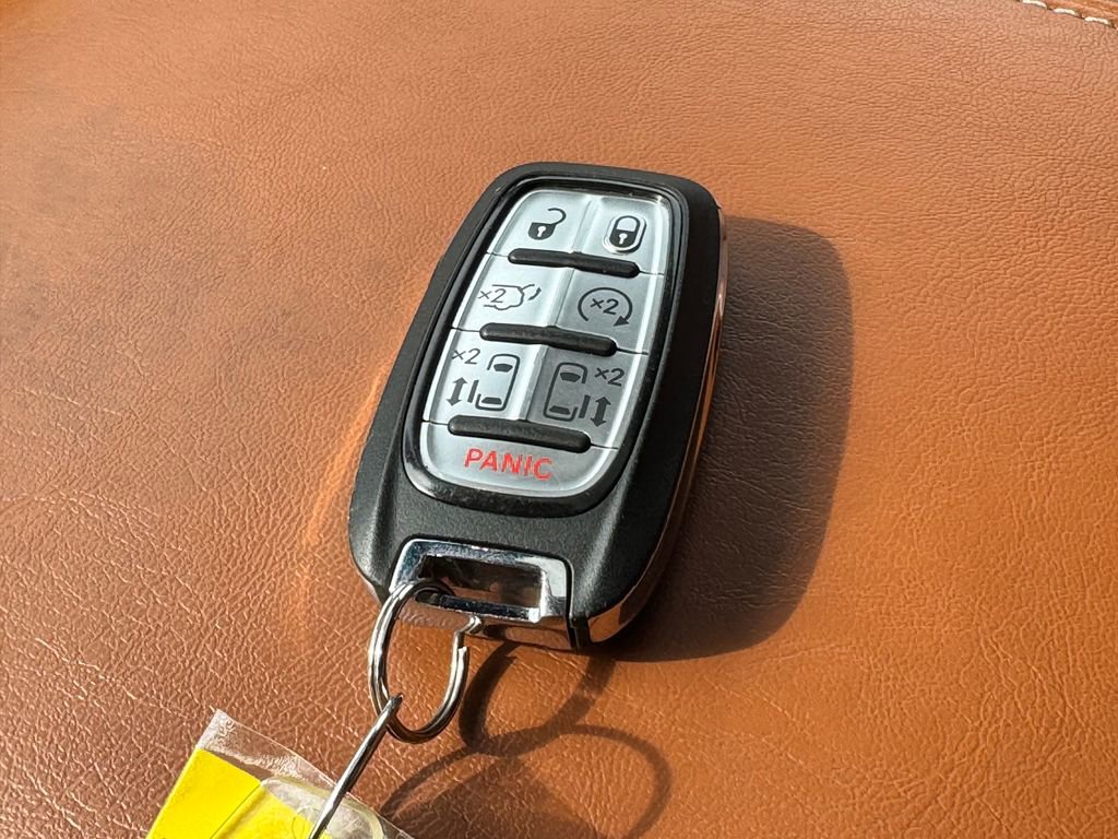 Used 2024 Chrysler Pacifica Pinnacle image 39