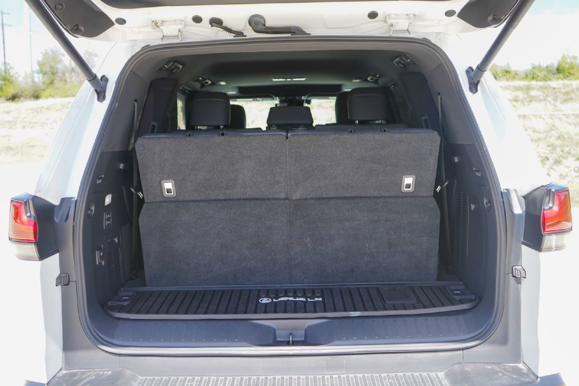 Used 2023 Lexus LX 600 F Sport w/ Accessory Package (Z1) image 28