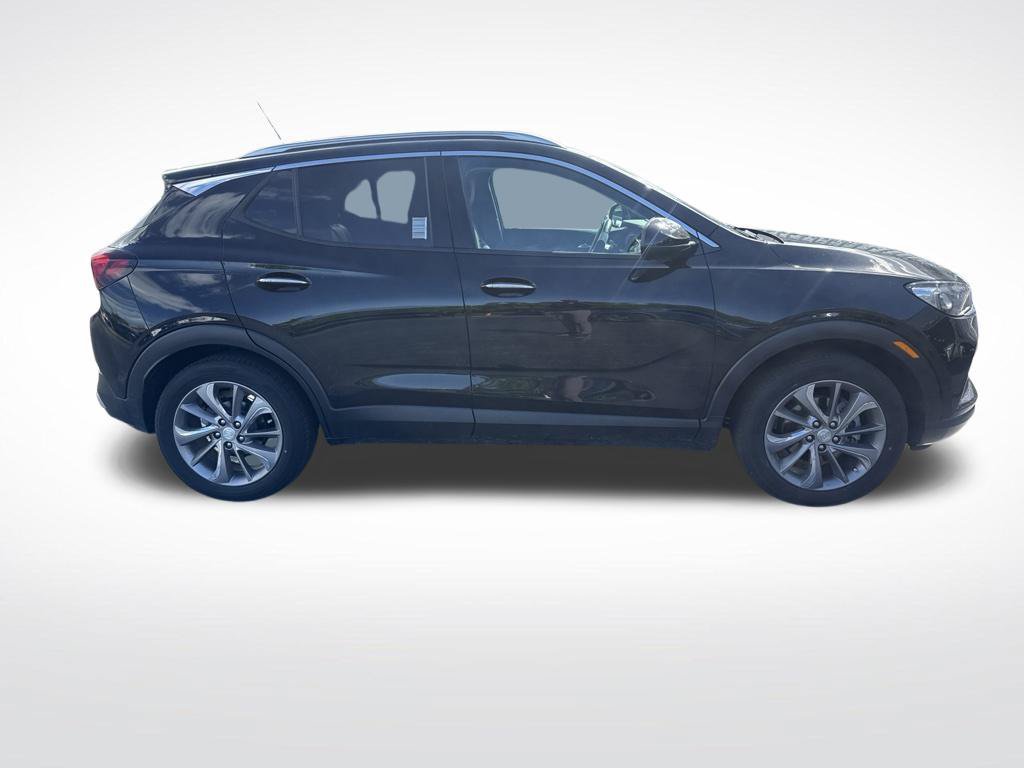Used 2022 Buick Encore GX Essence w/ Advanced Technology Package FWD image 4
