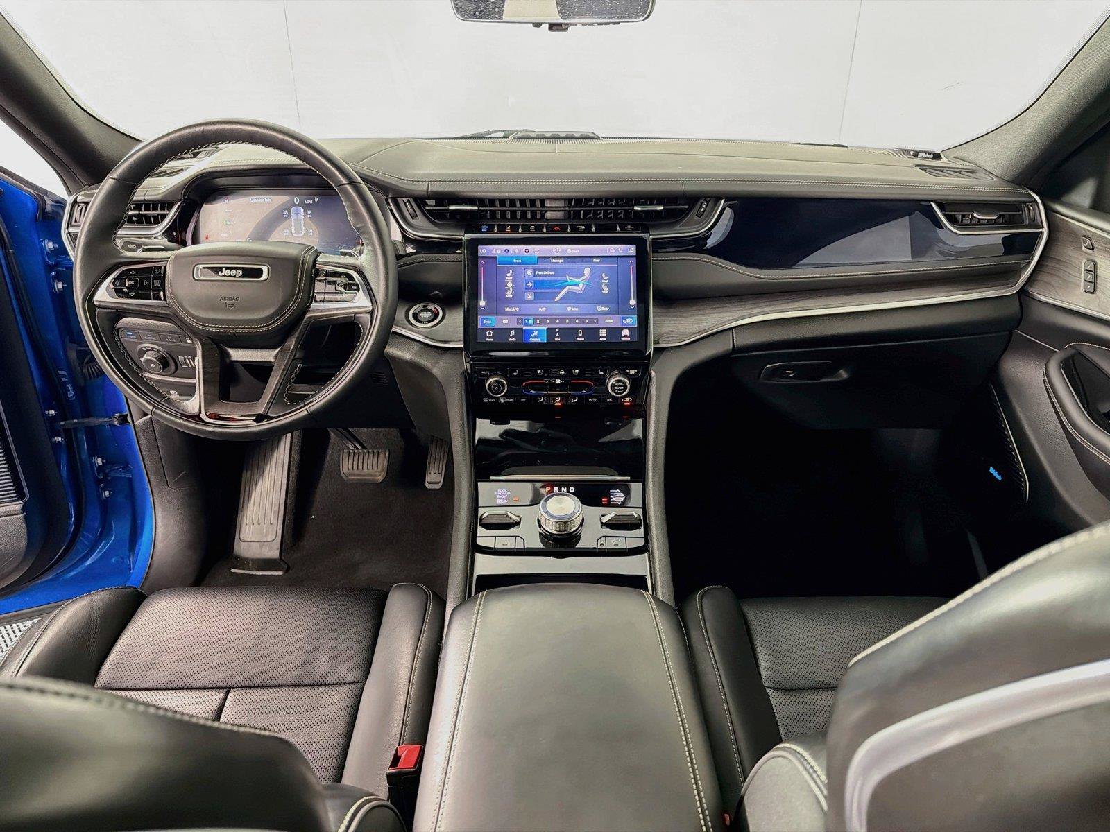Used 2022 Jeep Grand Cherokee Overland w/ Advanced Protech Group III AWD/4WD image 27