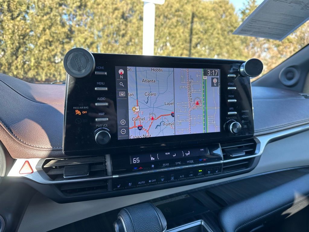 Used 2022 Toyota Sienna Platinum image 23