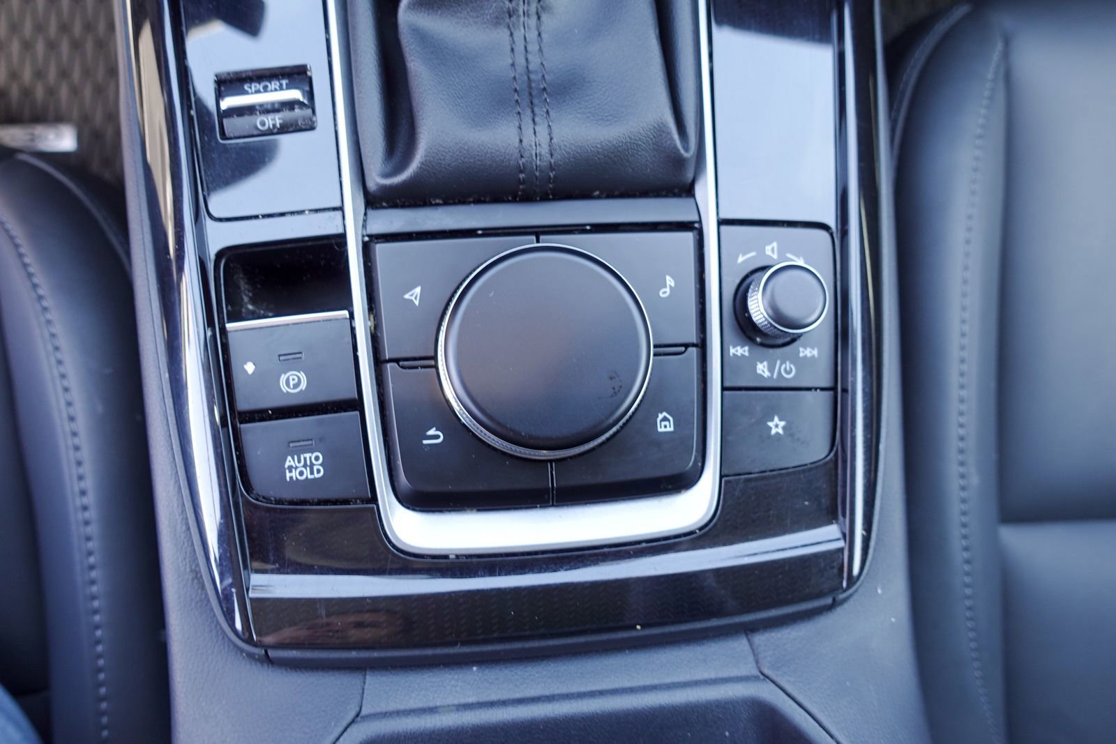 Used 2025 MAZDA CX-30 AWD 2.5 S w/ Select Sport Pkg image 21