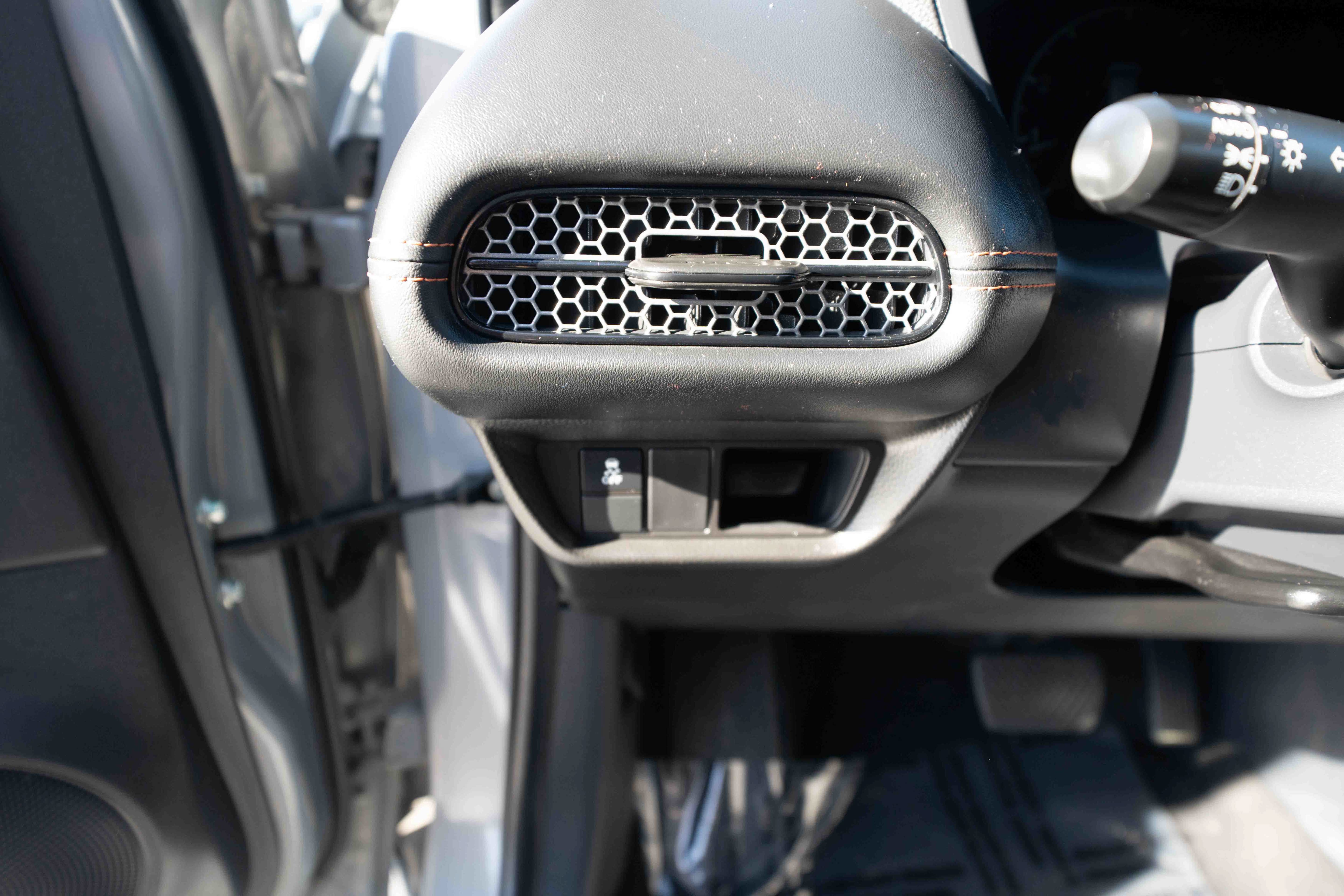 Used 2025 Honda HR-V Sport image 11