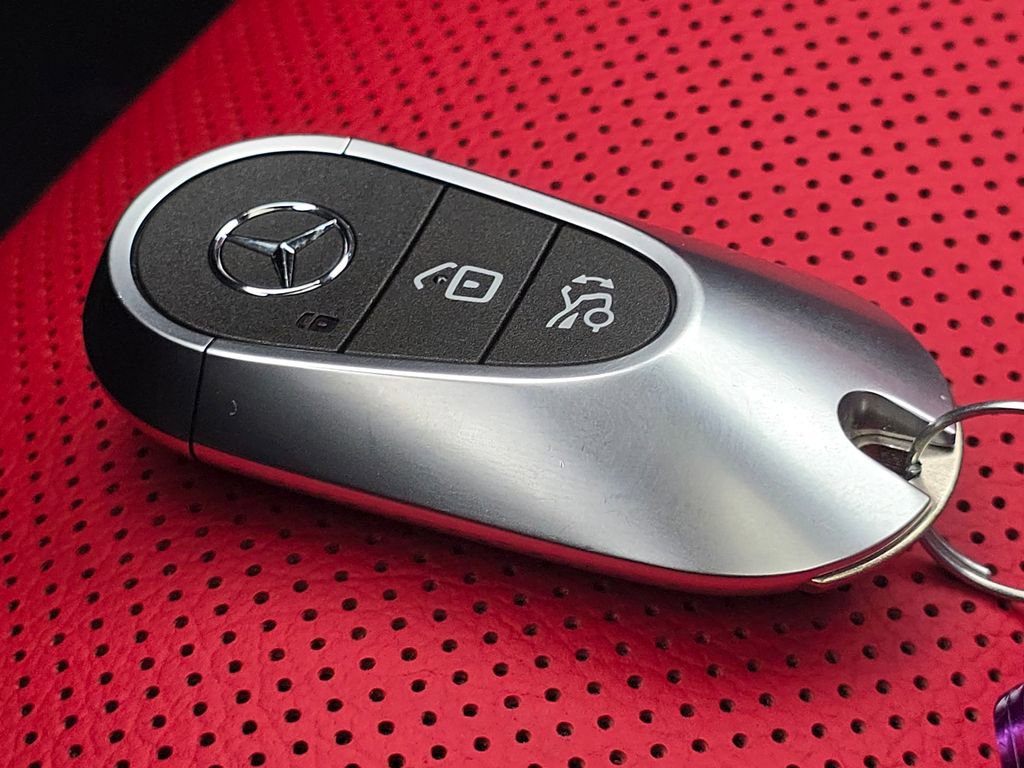 Used 2026 Mercedes-Benz GLC 300 4MATIC image 37