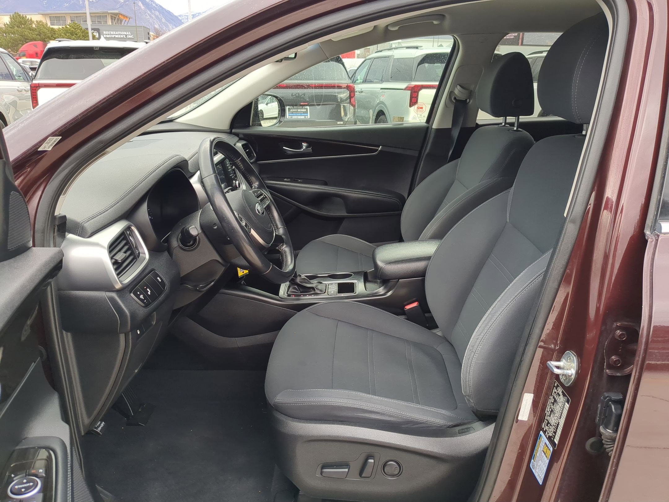 Used 2019 Kia Sorento LX w/ LX Convenience Package image 16