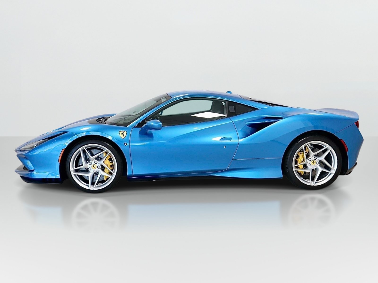 Certified 2022 Ferrari F8 Tributo RWD image 2