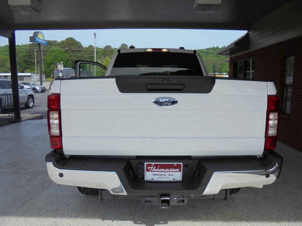 Used 2022 Ford F250 XLT w/ XLT Value Package AWD/4WD image 4