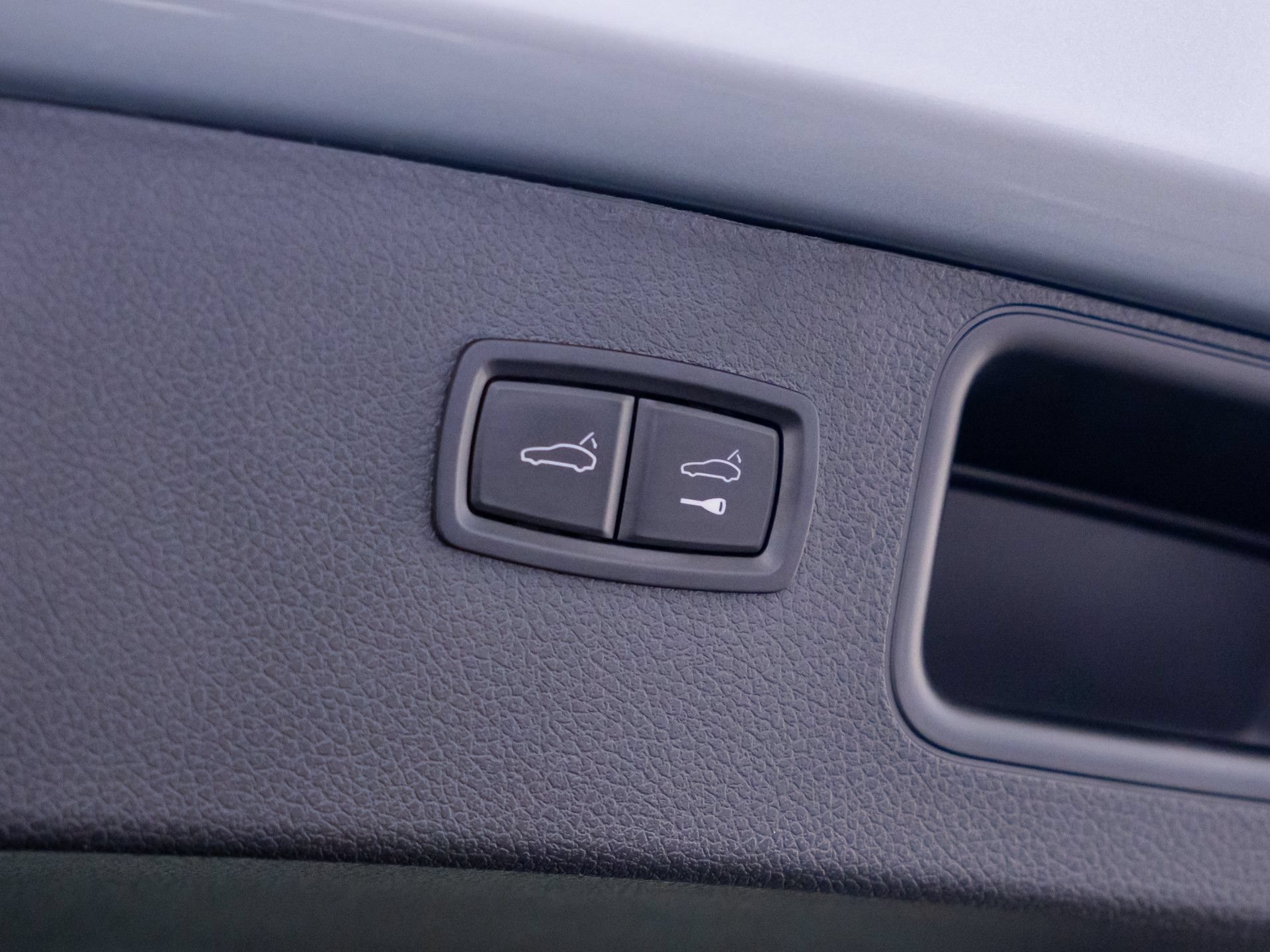 Certified 2026 Porsche Macan AWD/4WD image 31