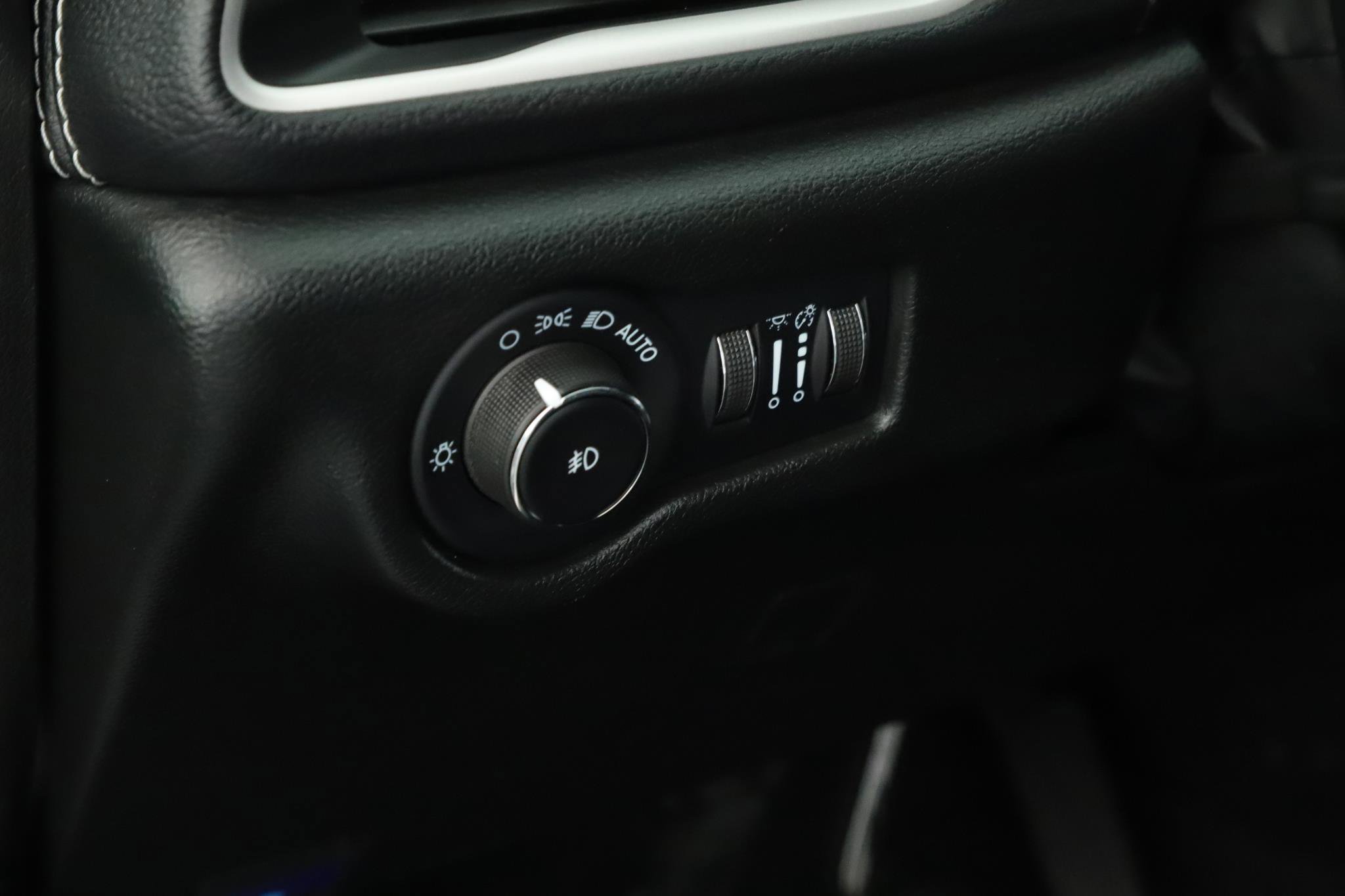 Used 2022 Chrysler Pacifica Touring-L w/ S Appearance Package image 10