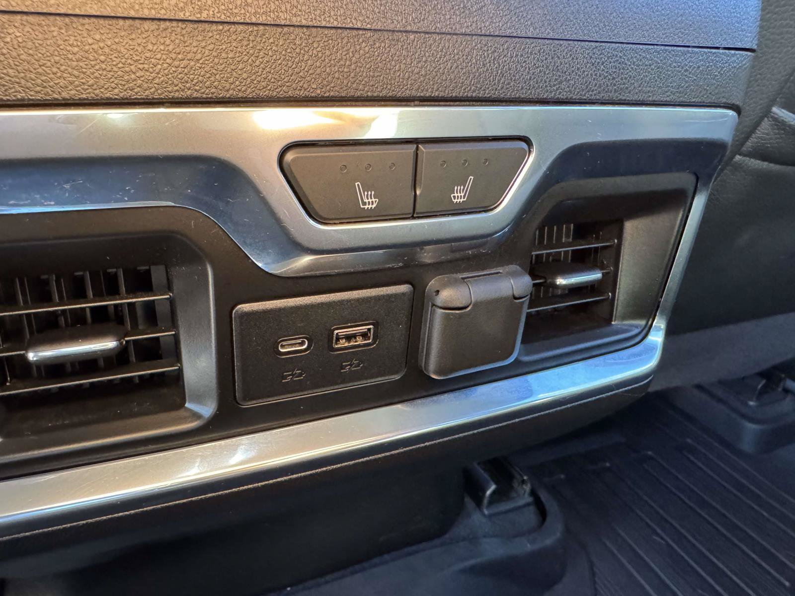 Used 2020 GMC Sierra 2500 Denali w/ Denali Ultimate Package AWD/4WD image 27