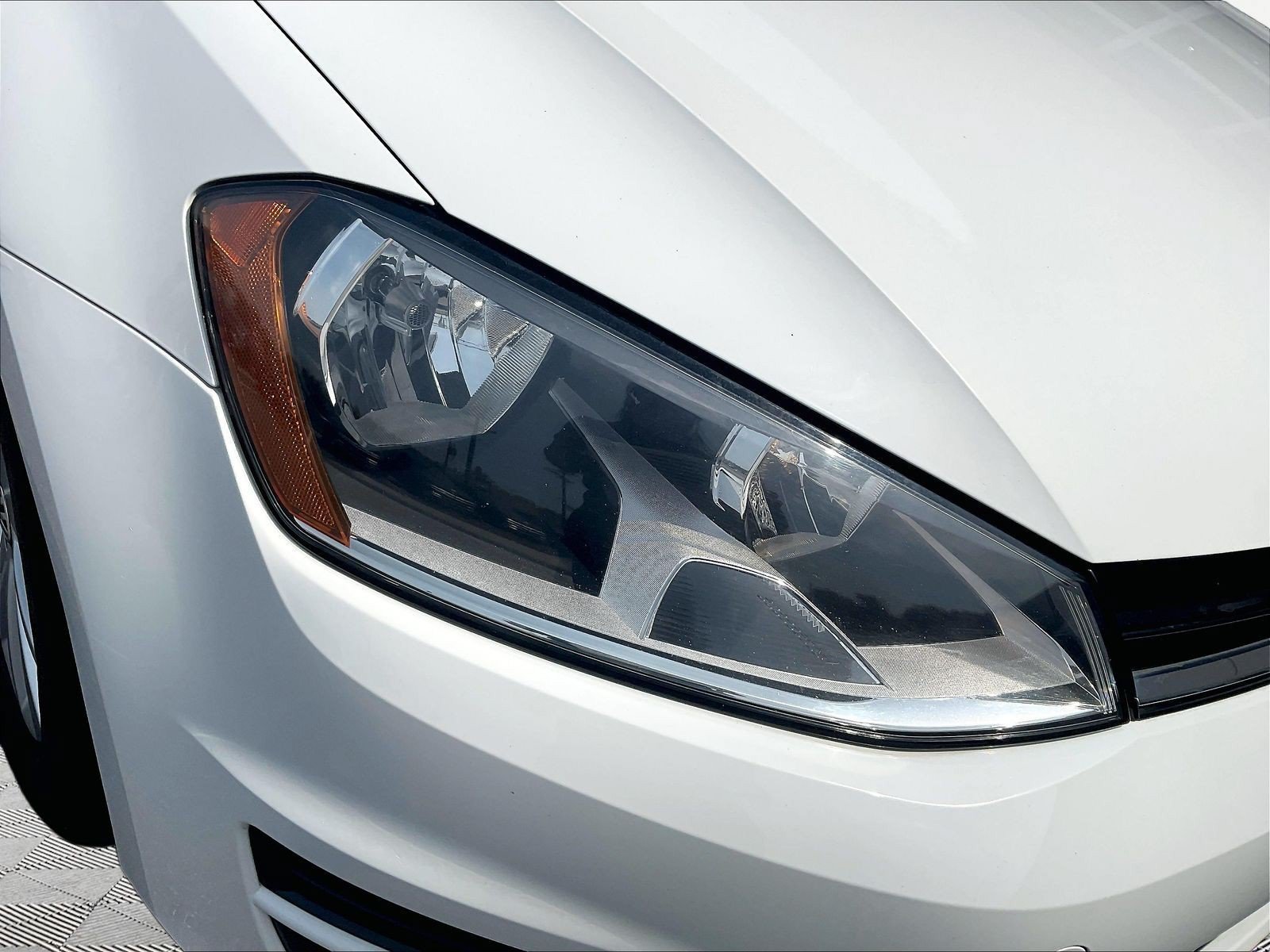 Used 2016 Volkswagen Golf S FWD image 31