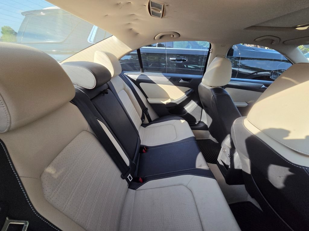 Used 2013 Volkswagen Jetta SEL FWD image 10