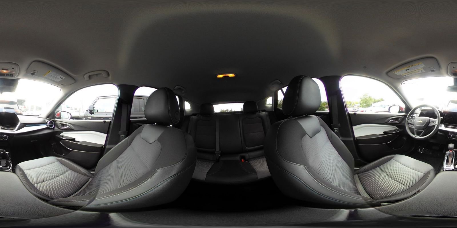 Used 2025 Chevrolet Trax LT FWD image 41