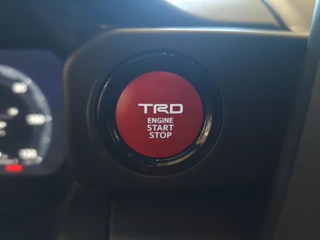 Used 2025 Toyota Tacoma TRD Sport AWD/4WD image 18