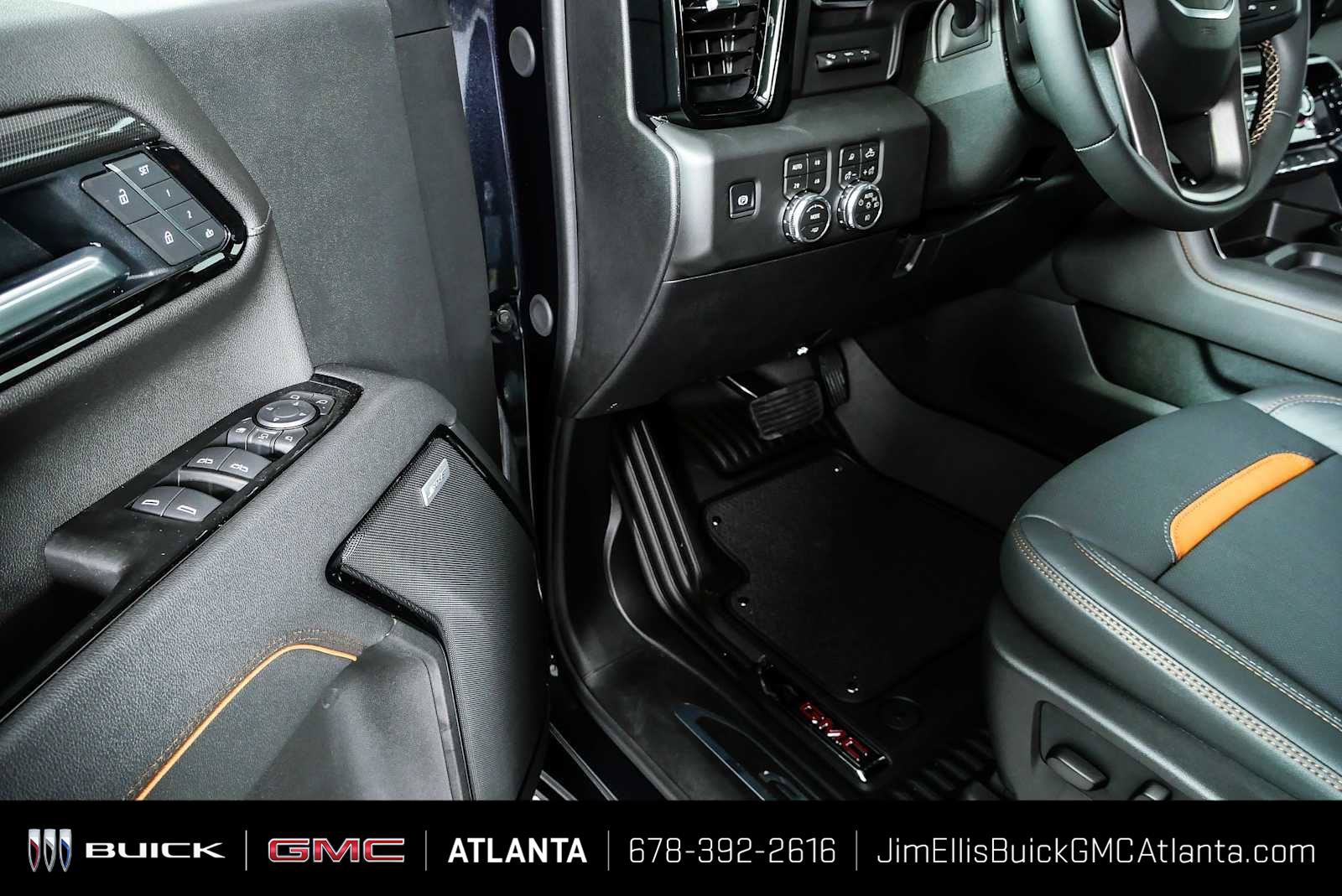 New 2026 GMC Sierra 2500 AT4 w/ AT4 Premium Plus Package AWD/4WD image 9