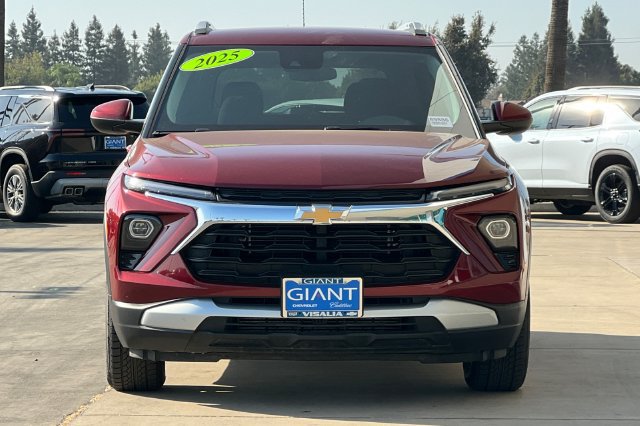 Used 2025 Chevrolet TrailBlazer LT FWD image 9