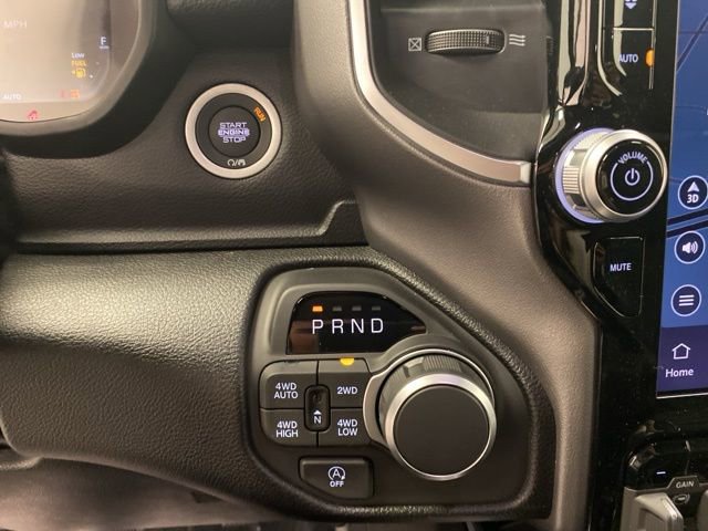 New 2026 RAM 1500 4x4 Crew Cab image 14