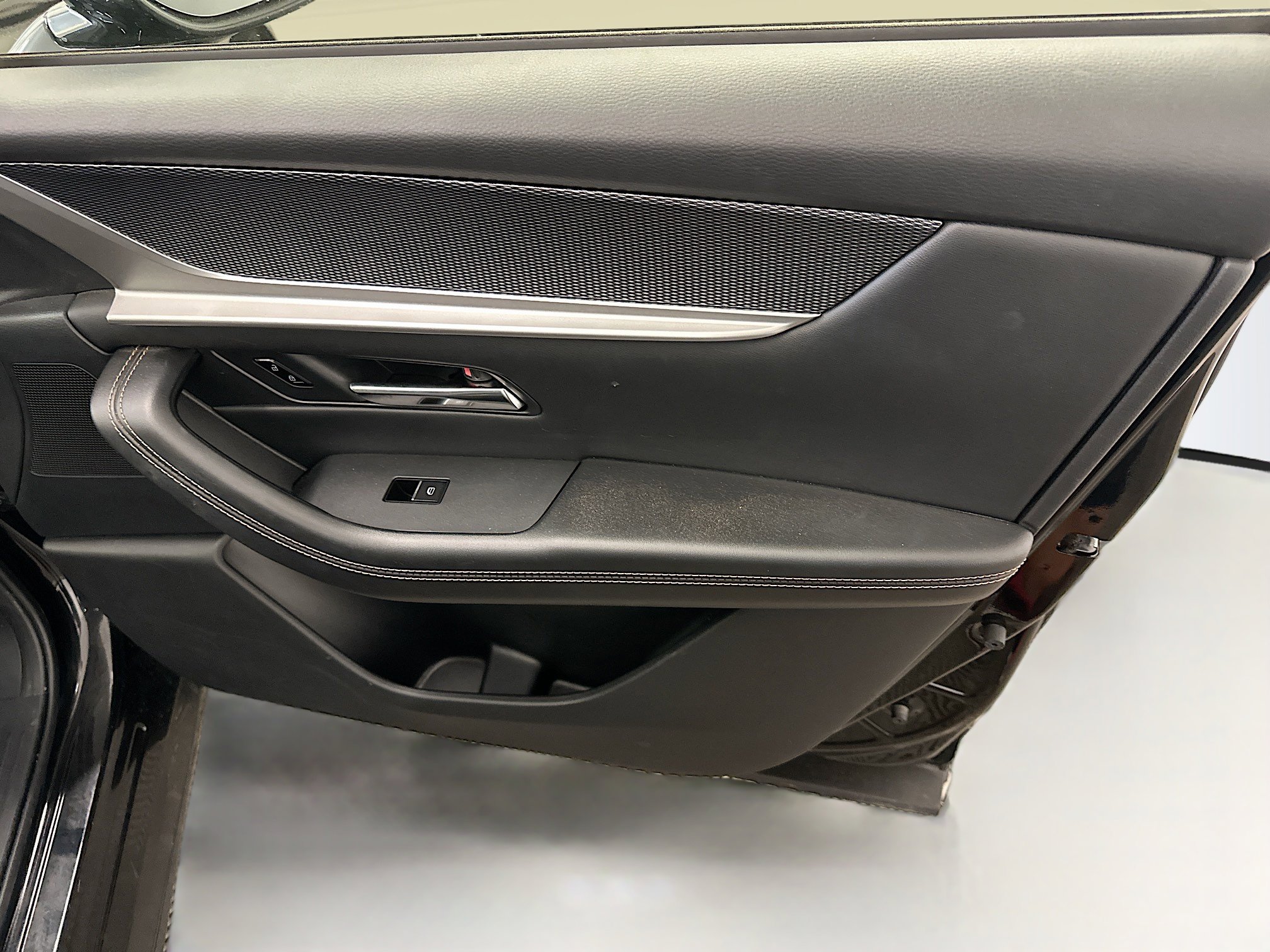 Used 2025 MAZDA CX-90 3.3 Turbo w/ Premium Sport Pkg image 34